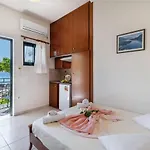 Club - 3 Apartment