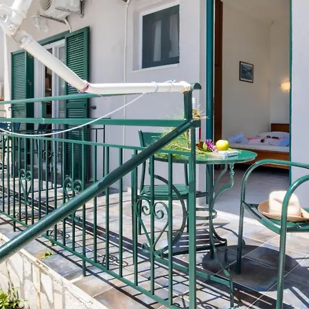 Club - 3 Νικιάνα